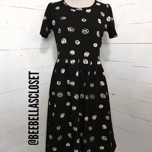 LuLaRoe Amelia - Med / Black & White